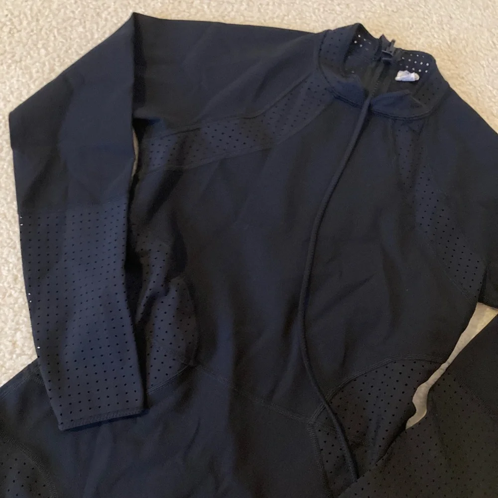 Lululemon longsleeve full sport suit - Picture 2 of 6
